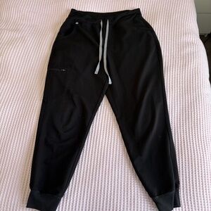Figs Women's Black Zamora High Waisted 2.0 Jogger Scrub Pants in M Petite Black